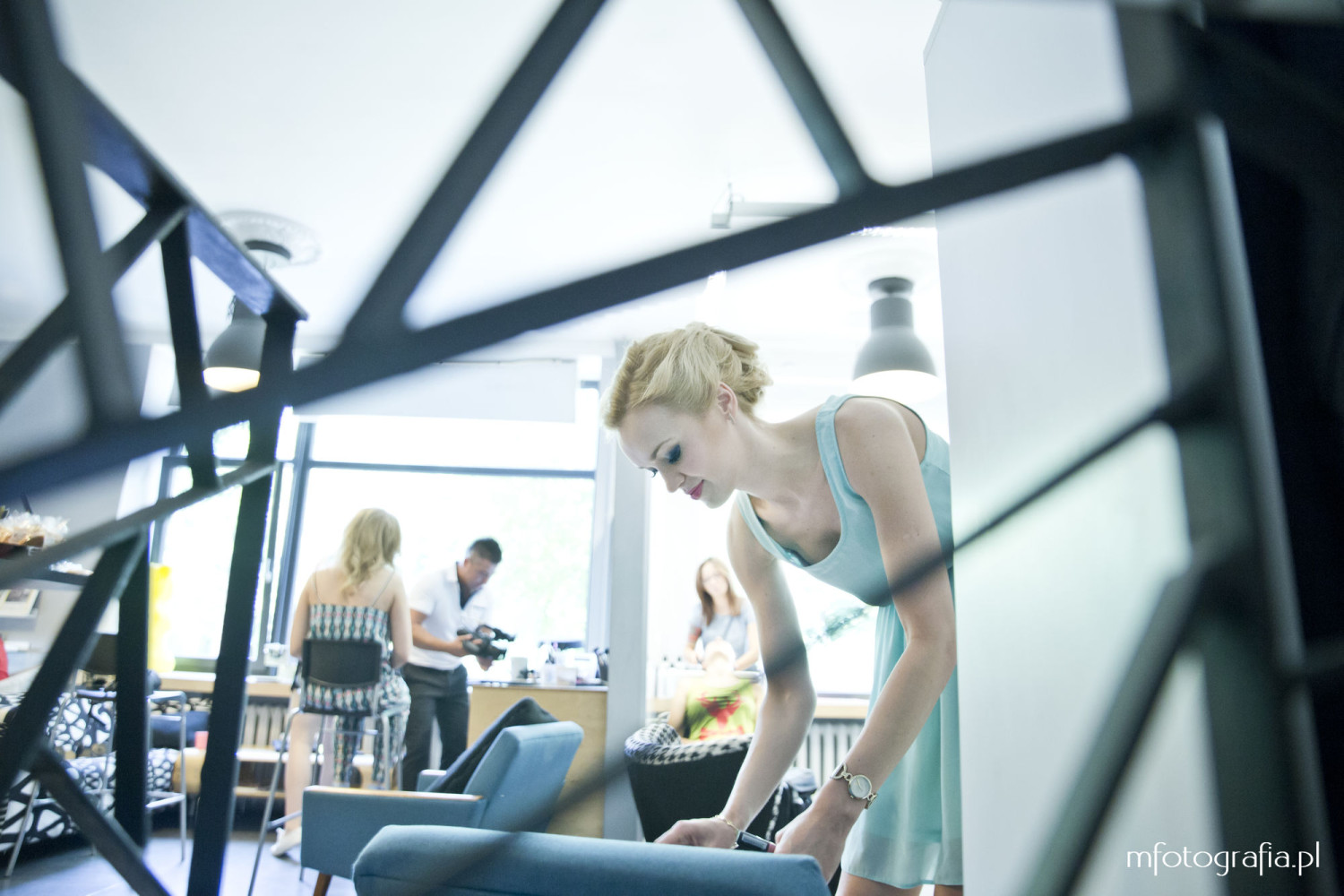 fotografia ślubna z salonu kosmetycznego